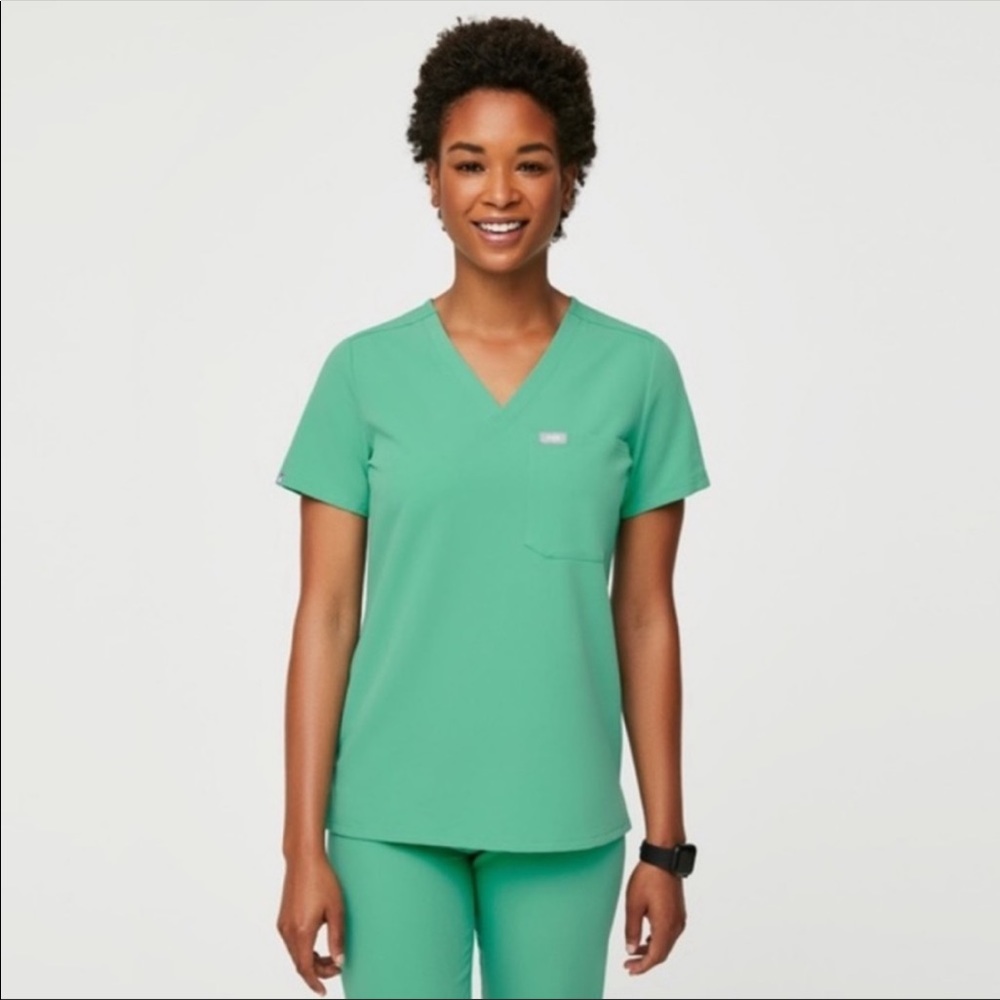 NWT XS Figs Catarina Top: Surgical Green